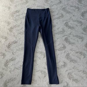 Women's Outdoor Voices High Waisted Compression Leggings size XS in Navy